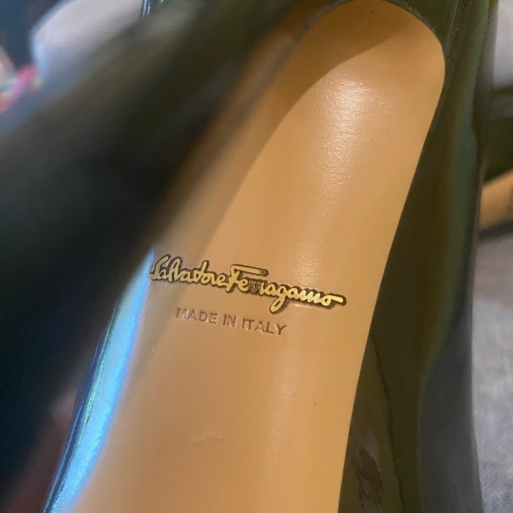 Salvatore Ferragamo Susi Black patent Leather Point Toe Pumps High Heels Shoe - Picture 8 of 8